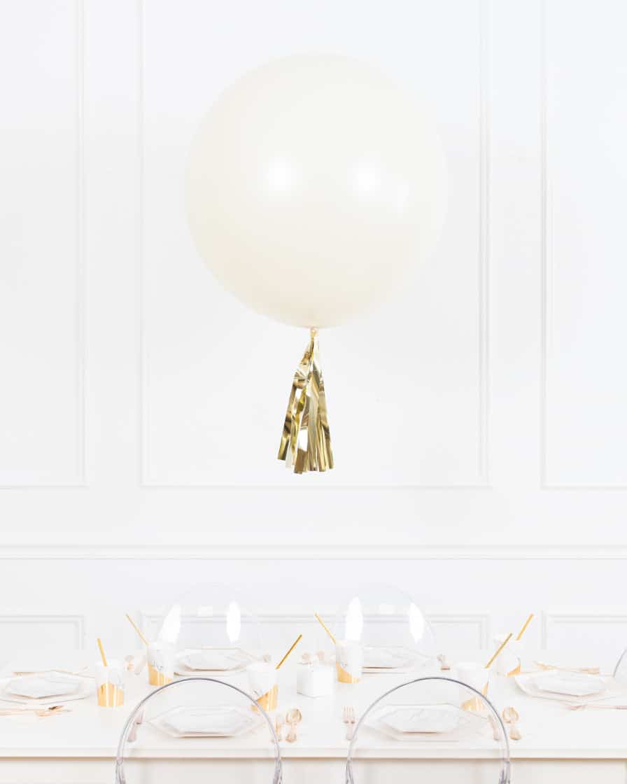Baptism/Communion – Giant Balloon Centerpiece with Skirt | Purchase